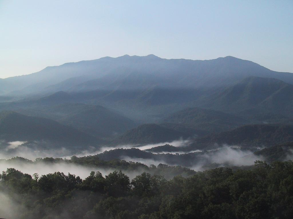 The Foxtrot Bed And Breakfast Gatlinburg Bagian luar foto